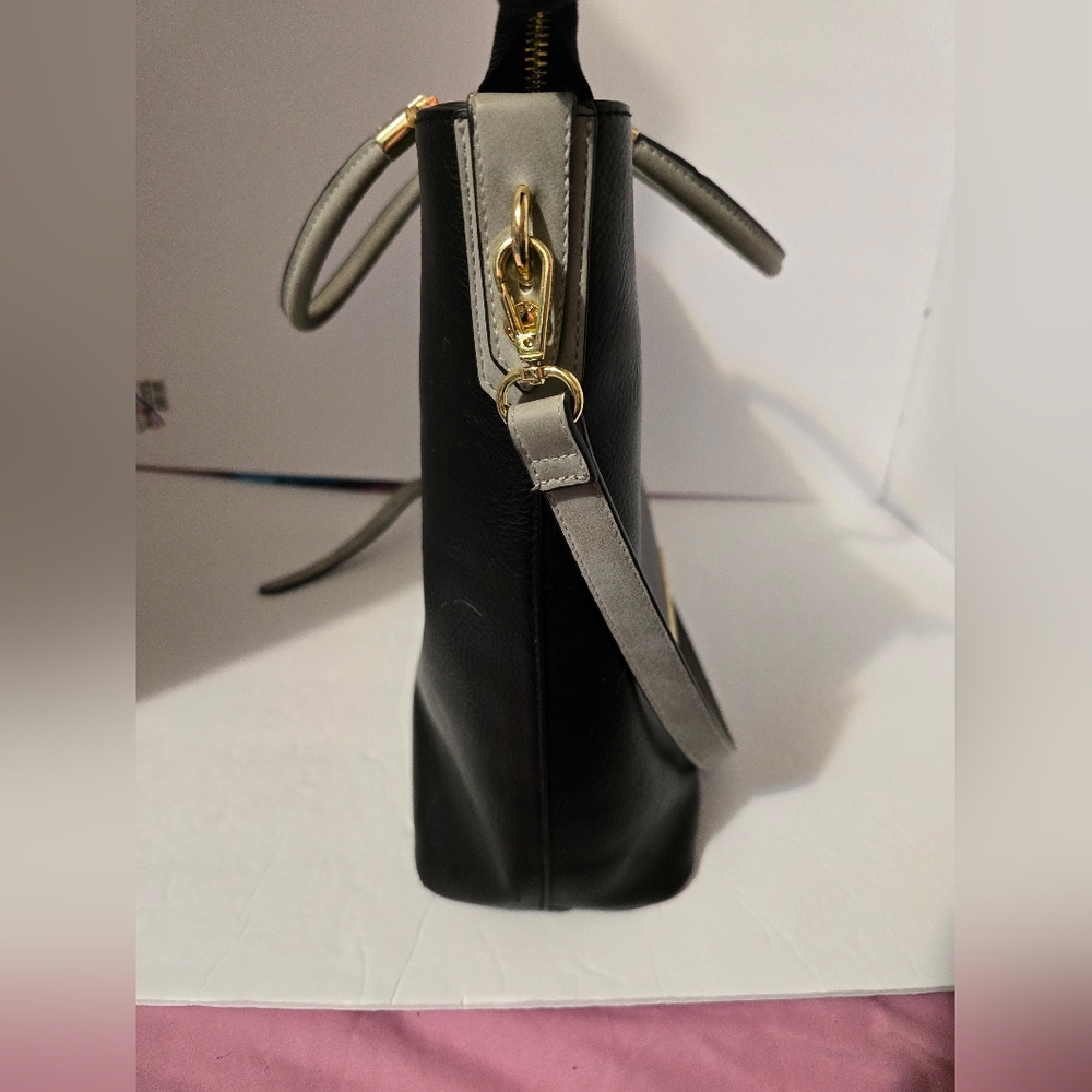 STeve Madden Tote/ Handbag - Picture 6 of 10